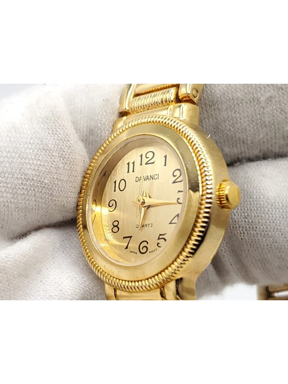 Da Vanci Quartz Watch Womens New Battery Gold Tone 23mm